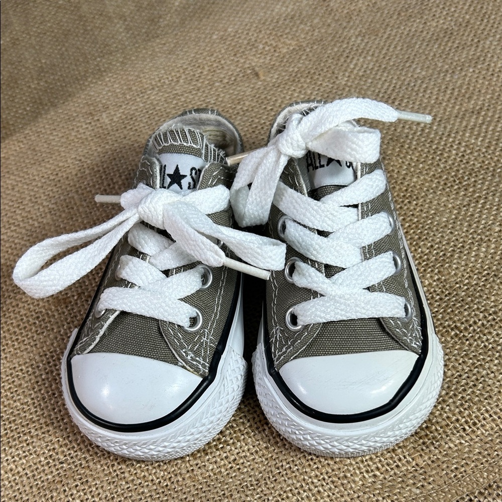 Converse All Star Sneakers in Gray and White